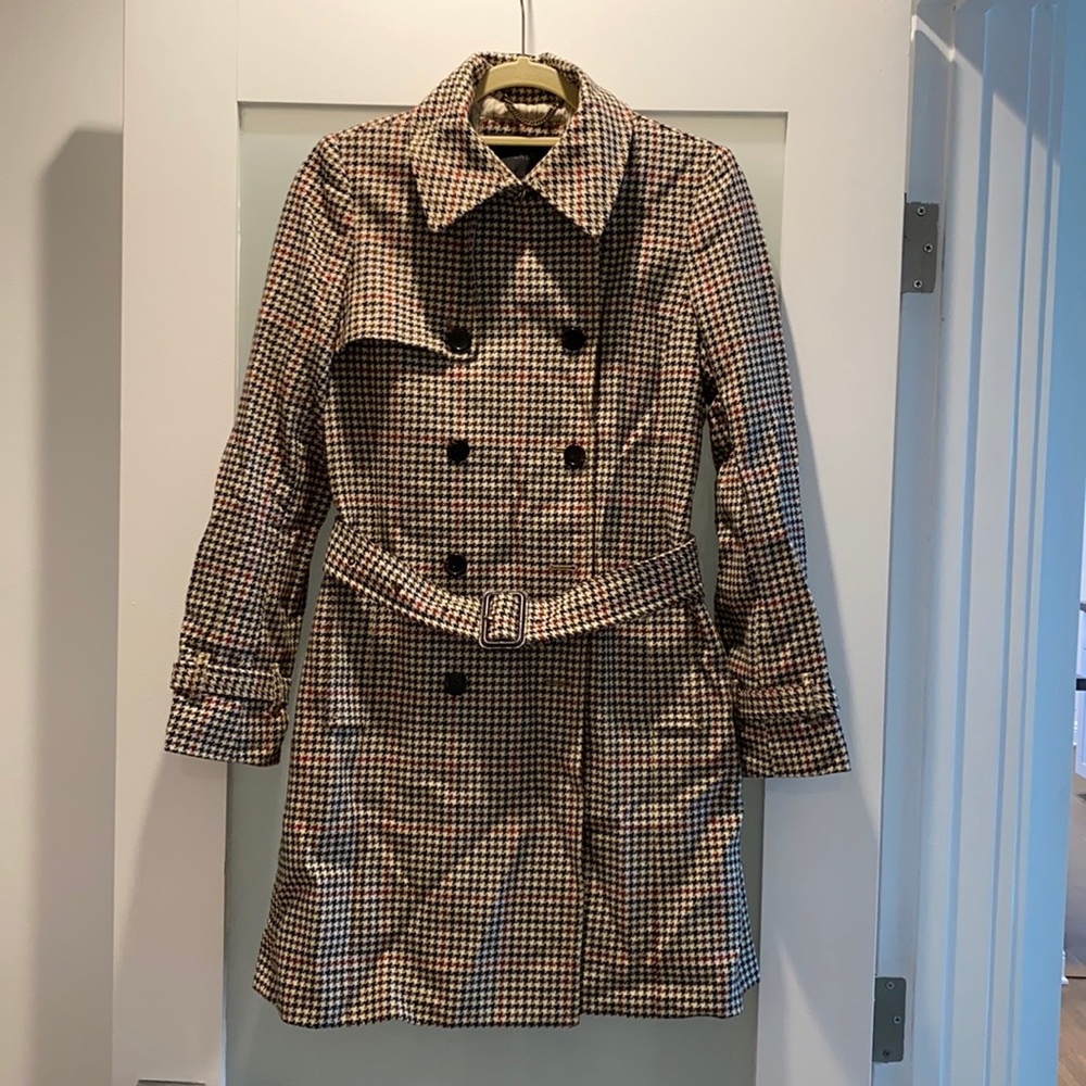 Beautiful J.Crew houndstooth trench coat